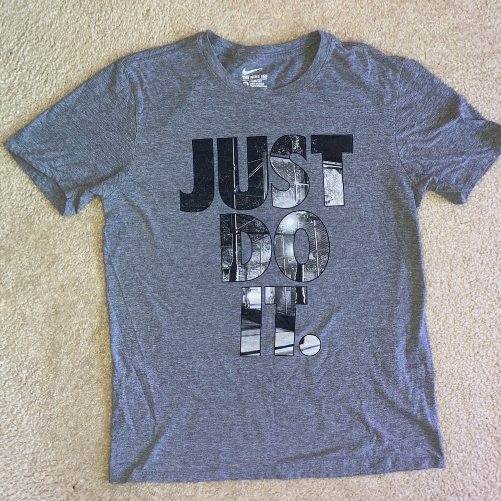 NIKE T-Shirt